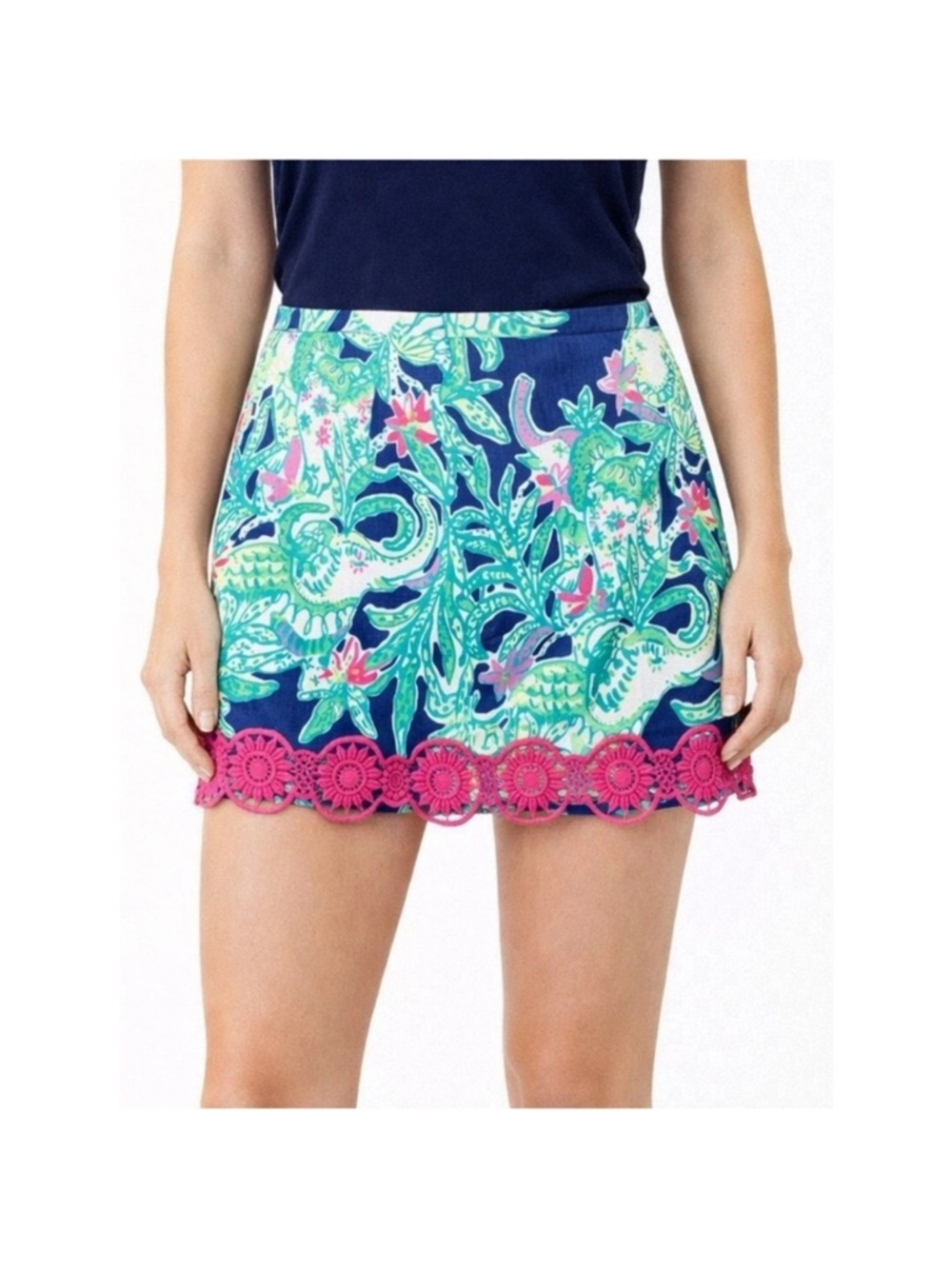 Lilly Pulitzer Vibrant Printed Mini Skirt with Pink Crochet Trim Size 8 EUC